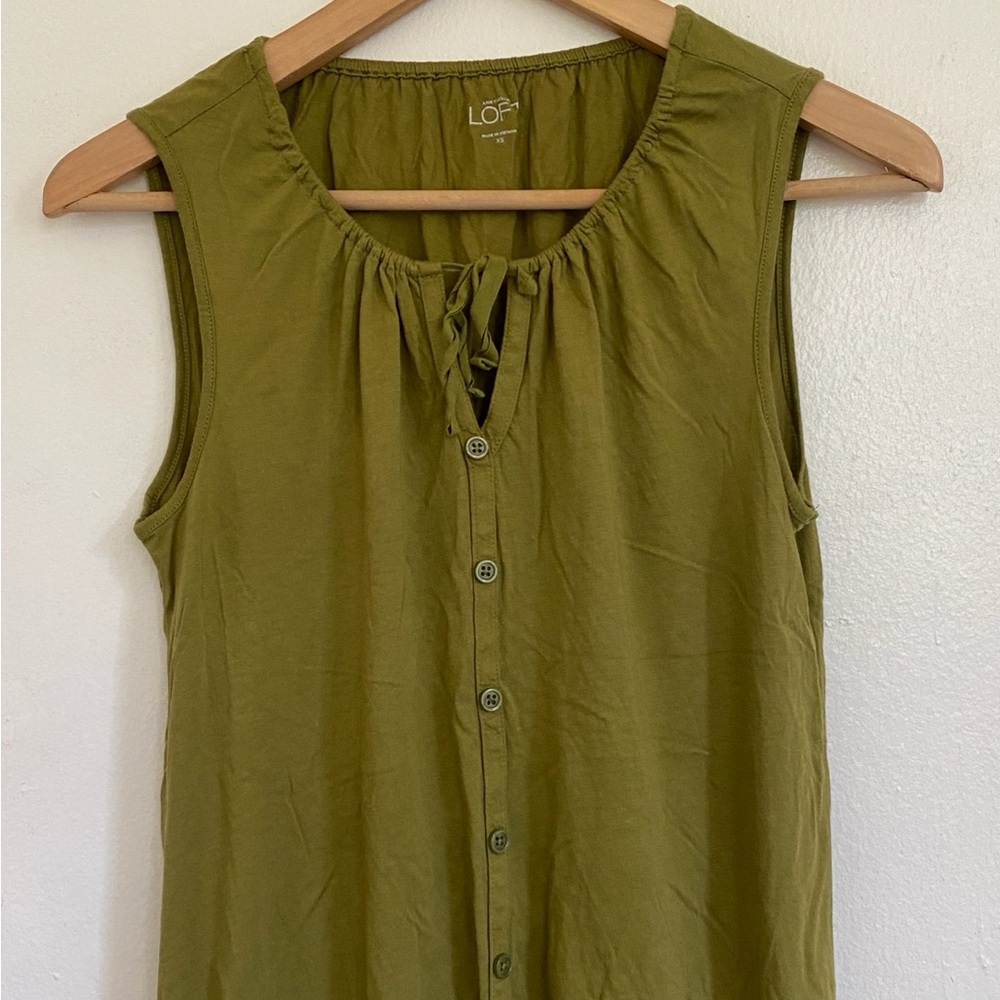LOFT Green Sleeveless Buttoned Tie Front Tank Top